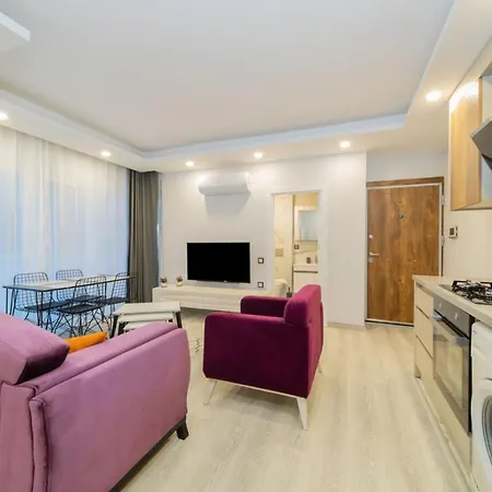 Charming With Pool In Muratpasa Apartment